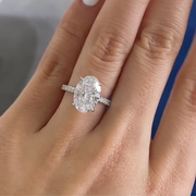 Exquisite Oval Halo Moissanite Engagement Ring